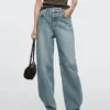 Jeans mit hoher Taille und Barrel-Passform Jeans mit hoher Taille und Barrel-Passform