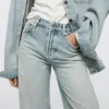 Jeans mit hoher Taille und Barrel-Passform Jeans mit hoher Taille und Barrel-Passform