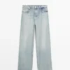 Jeans mit hoher Taille und Barrel-Passform Jeans mit hoher Taille und Barrel-Passform