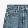 Jeans mit hoher Taille und weitem Bein