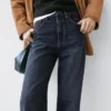 Jeans mit hoher Taille und weitem Bein Jeans mit hoher Taille und weitem Bein