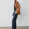 Jeans mit hoher Taille und weitem Bein Jeans mit hoher Taille und weitem Bein
