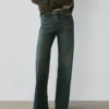 Jeans mit mittlerer Leibhöhe und Schlag