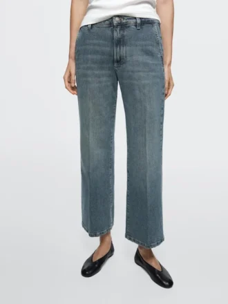 Jeans mit mittlerer Leibhöhe und Schlag