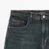 Jeans mit mittlerer Leibhöhe und Schlag