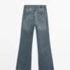 Jeans mit mittlerer Leibhöhe und Schlag