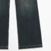 Jeans mit mittlerer Leibhöhe und Schlag