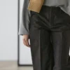 Jeans mit mittlerer Leibhöhe und weitem Bein Jeans mit mittlerer Leibhöhe und weitem Bein