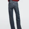 Jeans mit mittlerer Leibhöhe und weitem Bein Jeans mit mittlerer Leibhöhe und weitem Bein