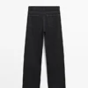 Jeans mit mittlerer Leibhöhe und weitem Bein Jeans mit mittlerer Leibhöhe und weitem Bein