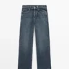 Jeans mit mittlerer Leibhöhe und weitem Bein Jeans mit mittlerer Leibhöhe und weitem Bein