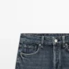 Jeans mit mittlerer Leibhöhe und weitem Bein Jeans mit mittlerer Leibhöhe und weitem Bein