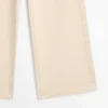 Jeans mit niedriger Leibhöhe und weitem Bein Jeans mit niedriger Leibhöhe und weitem Bein