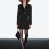Kleider im Blazer-Stil mit Satin-Details Kleider im Blazer-Stil mit Satin-Details