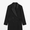 Kleider im Blazer-Stil mit Satin-Details Kleider im Blazer-Stil mit Satin-Details