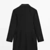 Kleider im Blazer-Stil mit Satin-Details Kleider im Blazer-Stil mit Satin-Details