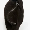 Kleine geflochtene Tasche aus Spaltleder Kleine geflochtene Tasche aus Spaltleder