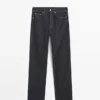 Komfortable Jeans mit geradem Bein und hoher Taille Komfortable Jeans mit geradem Bein und hoher Taille