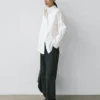 Komfortable Jeans mit geradem Bein und hoher Taille Komfortable Jeans mit geradem Bein und hoher Taille