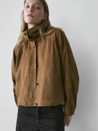 Kurze Bomberjacke aus Wildleder