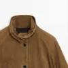 Kurze Bomberjacke aus Wildleder Kurze Bomberjacke aus Wildleder