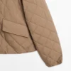 Kurze, leichte Daunenjacke Kurze, leichte Daunenjacke