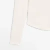 Langärmliges T-Shirt mit abgerundetem Saum Langärmliges T-Shirt mit abgerundetem Saum