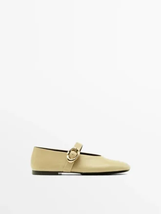 Lederballerinas mit Schnalle