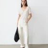 Leinen-T-Shirt mit V-Ausschnitt Leinen-T-Shirt mit V-Ausschnitt