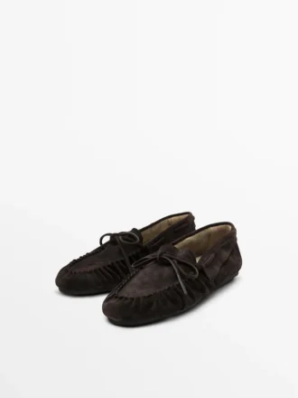 Loafer aus Spaltleder mit geraffter Schleife