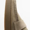 Loafer aus Spaltleder mit karamellfarbener Sohle Loafer aus Spaltleder mit karamellfarbener Sohle