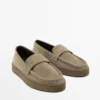 Loafer aus Spaltleder mit karamellfarbener Sohle Loafer aus Spaltleder mit karamellfarbener Sohle