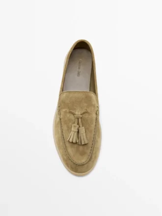 Loafer aus Spaltleder mit Quasten