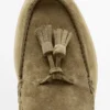 Loafer aus Spaltleder mit Quasten Loafer aus Spaltleder mit Quasten