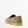 Loafer aus Spaltleder mit Quasten Loafer aus Spaltleder mit Quasten