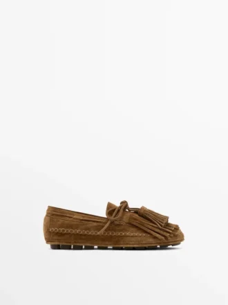 Loafer aus Spaltveloursleder mit Fransen und Quasten