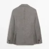 Maßgeschneiderter Blazer aus Leinenmischung mit Fischgrätenmuster Maßgeschneiderter Blazer aus Leinenmischung mit Fischgrätenmuster