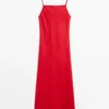 Midi-Kleid aus Leinen mit geradem Ausschnitt Midi-Kleid aus Leinen mit geradem Ausschnitt