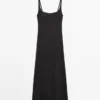 Midi-Kleid aus Leinen mit Trägern Midi-Kleid aus Leinen mit Trägern