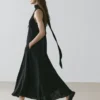 Midi-Kleid mit Neckholder und Bindedetail