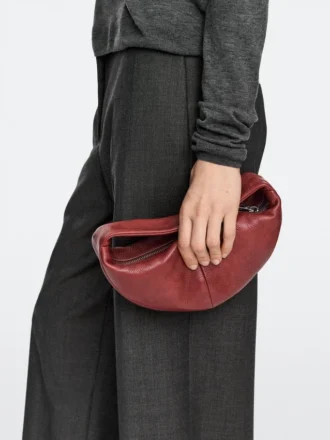 Mini-Halbmondtasche aus Nappaleder