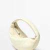 Mini-Halbmondtasche aus Nappaleder Mini-Halbmondtasche aus Nappaleder