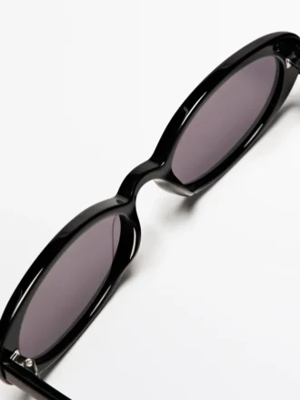 Mini-Sonnenbrille in ovaler Form