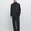 Parka mit Kapuze und Stoffdetails Parka mit Kapuze und Stoffdetails