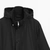 Parka mit Kapuze und Stoffdetails Parka mit Kapuze und Stoffdetails