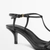 Riemchensandalen mit mittlerem Absatz Riemchensandalen mit mittlerem Absatz