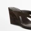 Sandalen mit Keilabsatz aus Spaltleder