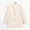 Satin-Blazer mit hohem Kragen Satin-Blazer mit hohem Kragen