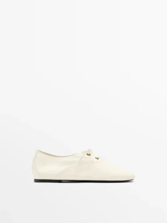 Schnürschuhe aus weichem Leder Schnürschuhe aus weichem Leder