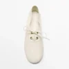 Schnürschuhe aus weichem Leder